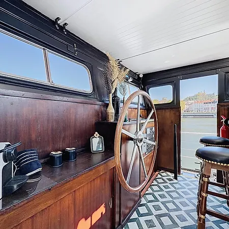 Peniche Myamore Botel