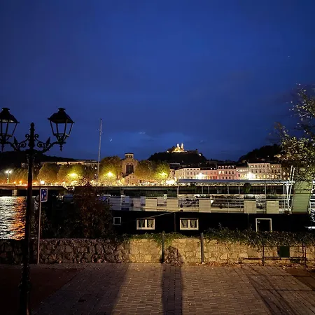 Peniche Myamore Botel Sainte-Colombe (Isere)