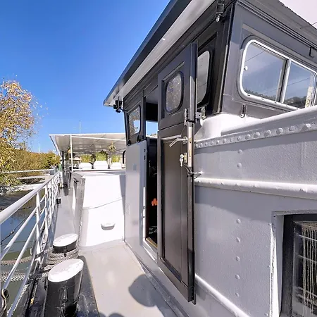 Hotel en barco Péniche Myamore Sainte-Colombe (Isere)