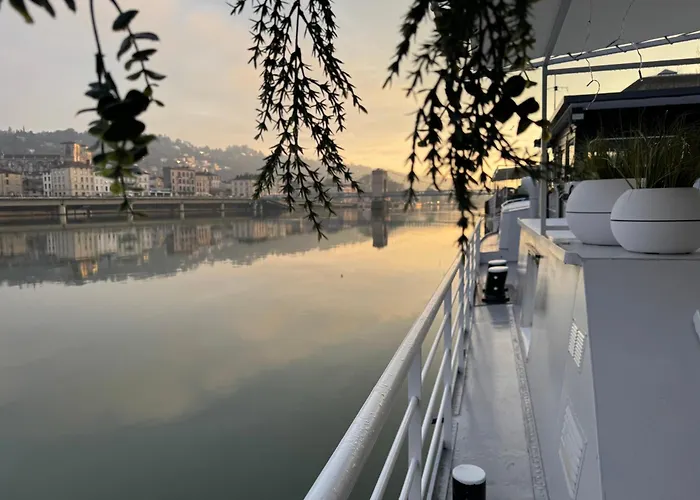 Péniche Myamore Hotel en barco Sainte-Colombe (Isere)